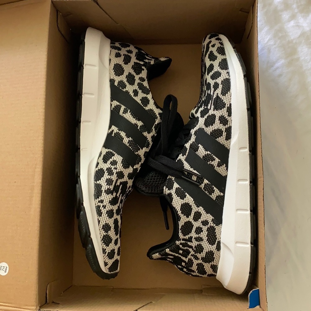 Adidas swift run leopard
